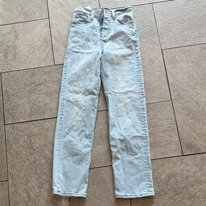 ❣️❣️Signature by Levi Strauss Light Blue Straight Leg Jeans